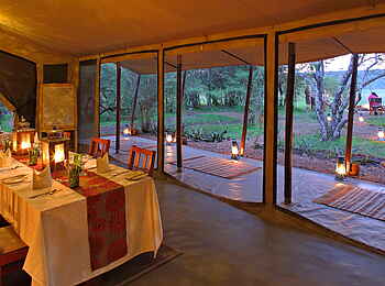 Encounter Mara Camp: Speisesaal Encounter Mara Camp: Speisesaal