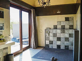 Etosha Oberland Lodge: Badezimmer Etosha Oberland Lodge: Badezimmer