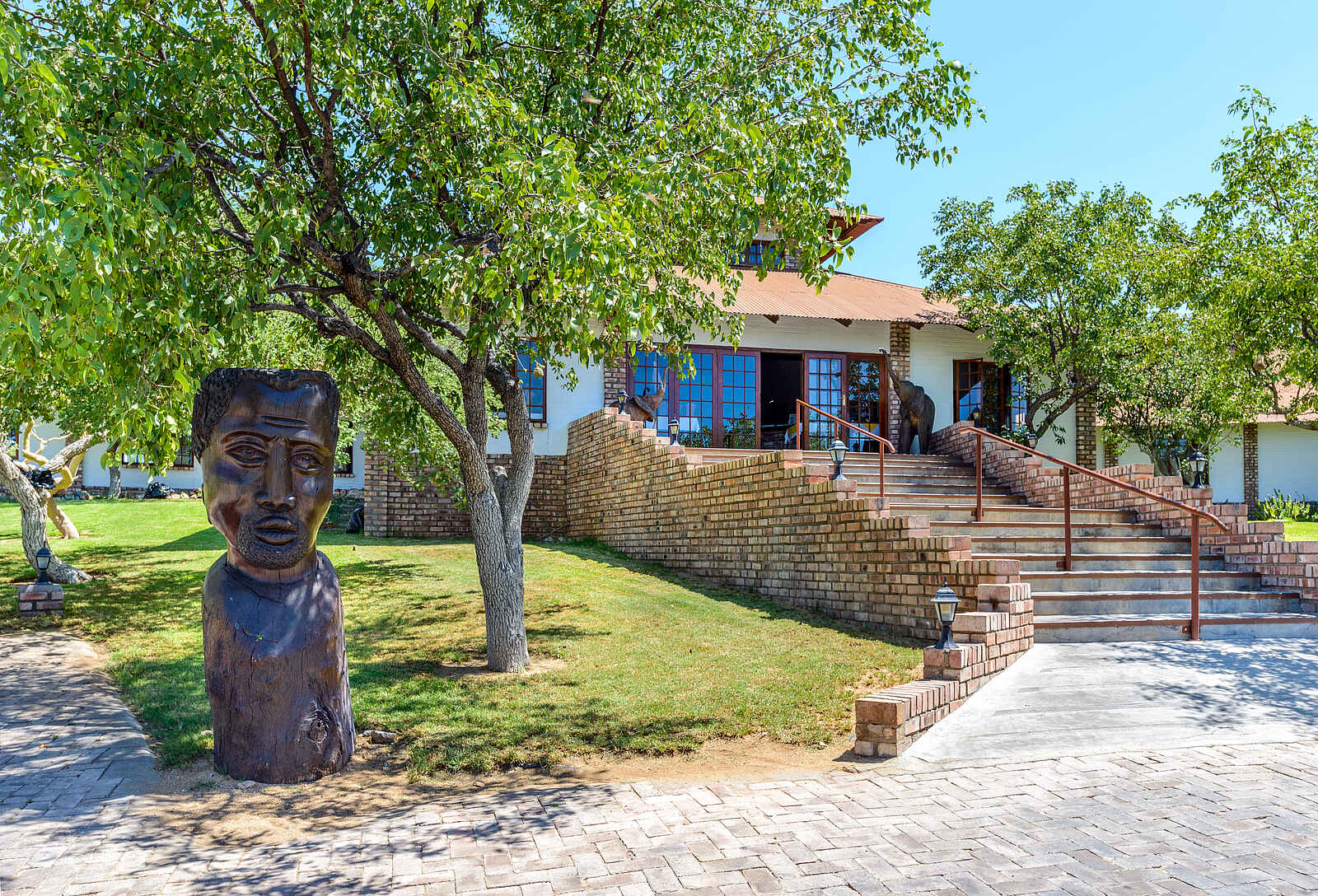 Etosha Safari Lodge: Haupteingang Etosha Safari Lodge: Haupteingang