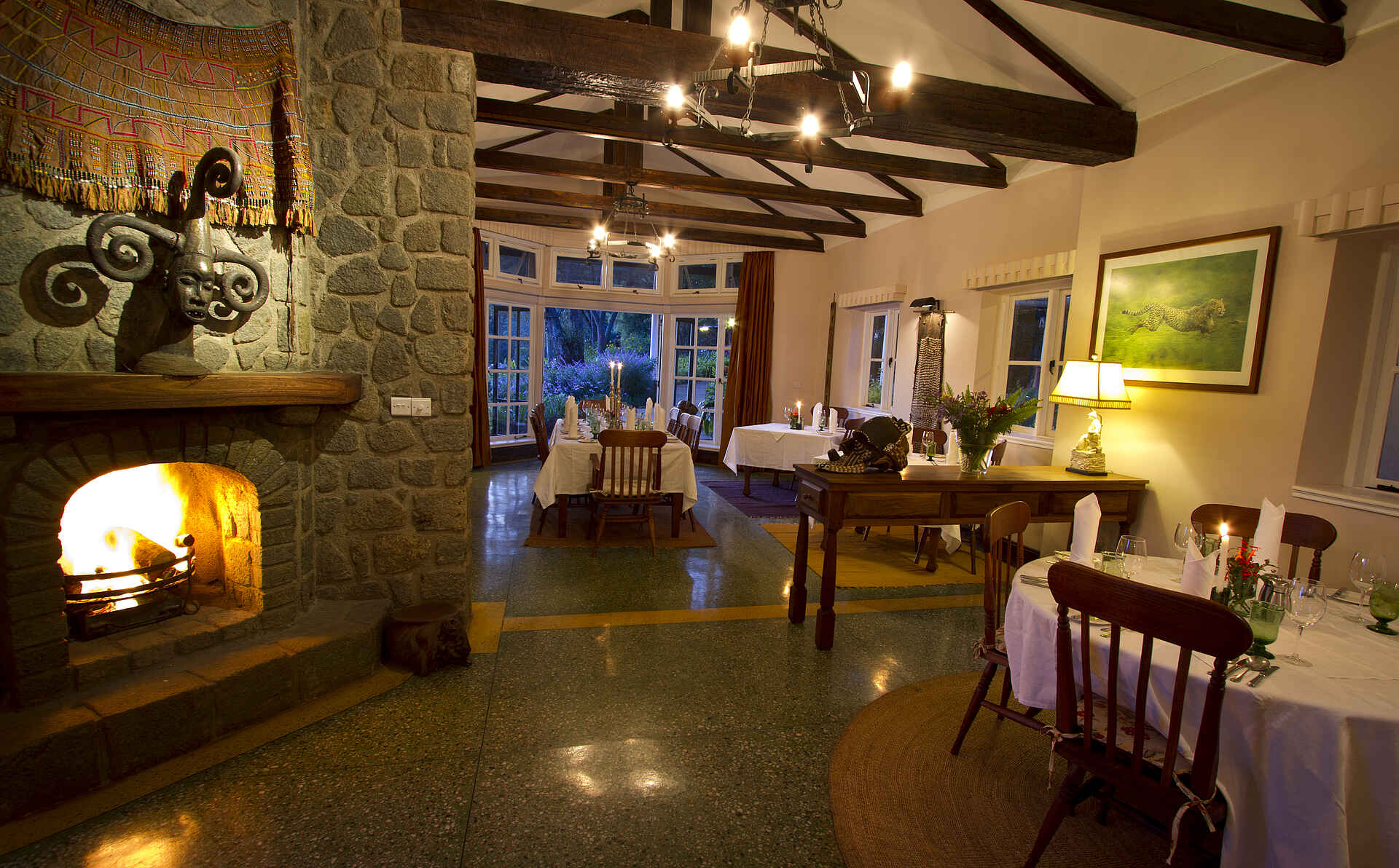 africa, afrika, afrikarma, anbau, ausstellung, auszeichnung, award, bauernhaus, bauernhof, biking, bilder, bildergallerie, bio, biologischer Anbau, birding, buchen, buchung, büffel, buschwanderungen, elefant, fahradtouren, familie, farm, gerd beurich, gibbs farm, gibb's farm, guided walks, heiraten, hochzeit, informieren, inrfamtion, karatu, karatu-region, kinder, kiratu, kunst, künstler, lake manyara, landwirtschaft, manyara, manyara airstrip, manyara national park, manyara-see, massai, nachhaltigkeit, ngongoro crater, ngorongoro, ngorongoro national park, ngorongoro-krater, nordtansania, north tanzania, northern tanzania, ökologische landwirtschaft, privatbesitz, reise, reisen, reiseveranstalter, safari, spa, tansania, tanzania, urlaub, vollpension, www.afrikarma.de, central facilities, einrichtung, feuer, hauptgebäude, interieur, kamin, kaminfeuer, main area, main building, speisesaal, tische, zentrale einrichtungen