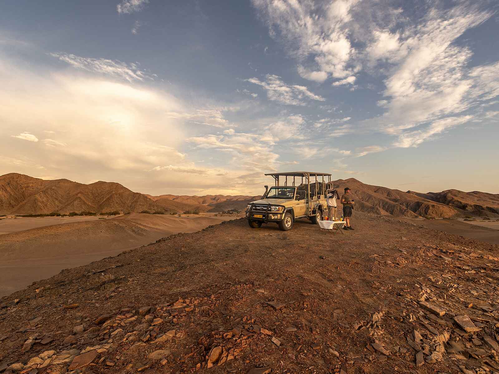 Hoanib Valley Camp: Sundowner Hoanib Valley Camp: Sundowner
