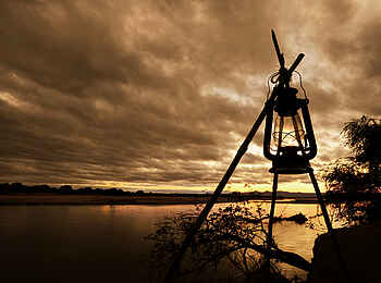 Island Bush Camp: Öllampe Island Bush Camp: Öllampe