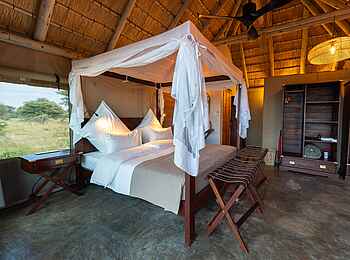 Kambaku Safari Lodge: Schlafbereich Safarizelt