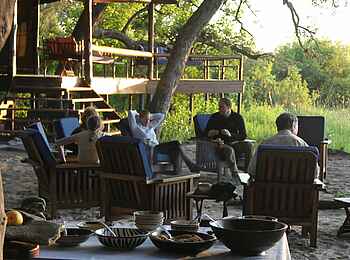 Kujwana Camp: Buffet an der Feuerstelle