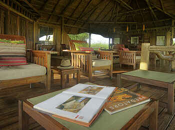 Lebala Camp: Sitzgruppe in der Lounge