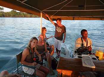 Mukambi Safari Lodge: Bootstrip Mukambi Safari Lodge: Bootstrip