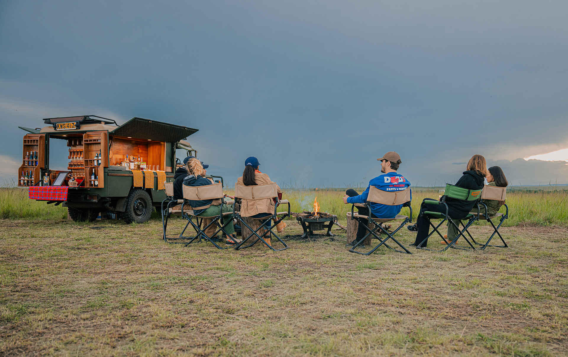 Soroi Luxury Migration Camp: Sundowner auf Pirschfahrt