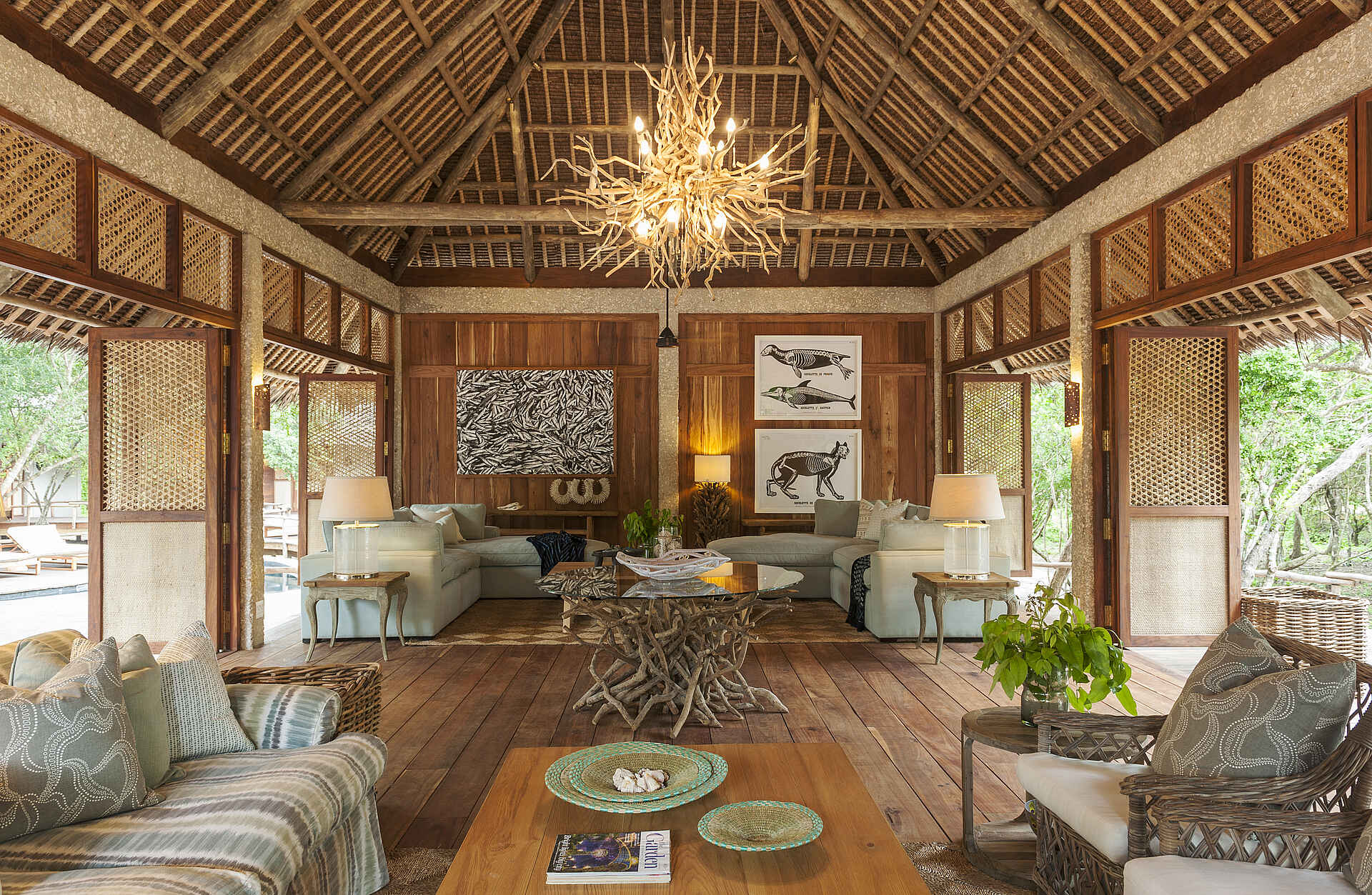 Vamizi Island: Großer Wohnbereich in der Papilio Villa Papilio, wohnbereich, &Beyond, Mosambik, Vamizi Island, afrikarma, afrikarma safaris, afrikarma safaris - wildnis. hautnah, afrikarma.de