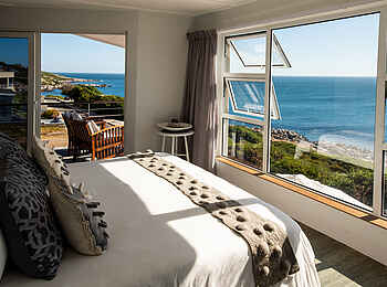 Whalesong Lodge: Die Honeymoon Suite mit beeindruckender Aussicht Whalesong Lodge: Die Honeymoon Suite mit beeindruckender Aussicht
