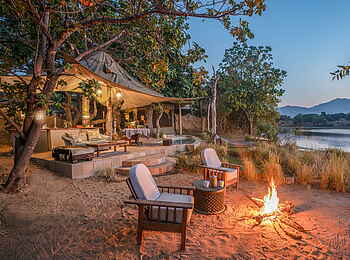 Time + Tide Chongwe Suites: Lagerfeuer der Cassia Suite