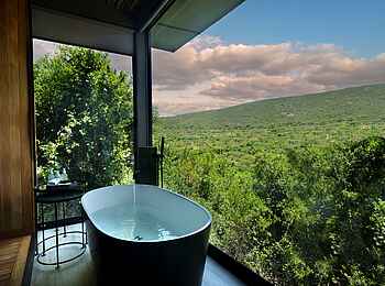Bayethe Lodge: Eine Badewanne mit Blick in die Natur Bayethe Lodge: Eine Badewanne mit Blick in die Natur