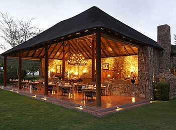 Bushmans Kloof Wilderness Lodge: Die Bar Bushmans Kloof Wilderness Lodge: Die Bar