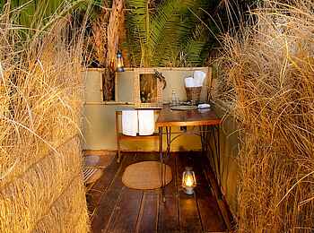 Mukambi Busanga Plains Camp: Badezimmer Mukambi Busanga Plains Camp: Badezimmer