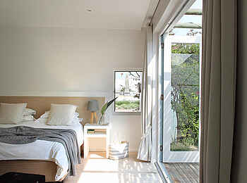 Strandloper Ocean Boutiquehotel: Courtyard Room Bett