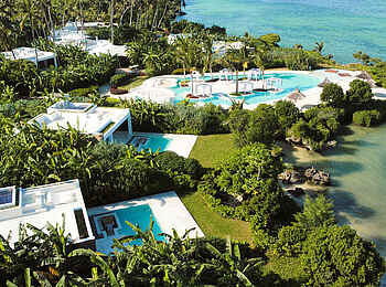 Ycona Luxury Resort: Hotelanlage am Strand von oben