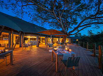Magashi Camp: Abendessen auf dem Deck
