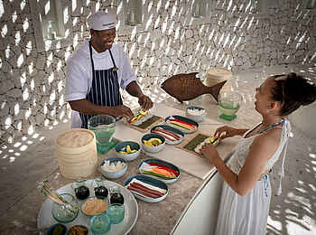 andBeyond Mnemba Island Lodge: Ein Sushikurs