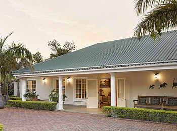 Batonka Guest Lodge: Der Eingang Batonka Guest Lodge: Der Eingang