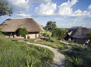 Grumeti Hills Camp: Pfade zwischen Gästechalets