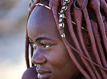 Hoanib Valley Camp: Himba Frau Hoanib Valley Camp: Himba Frau