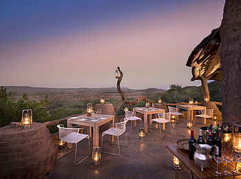 Madikwe Safari Lodge Dithaba: Die Restaurant Terrasse