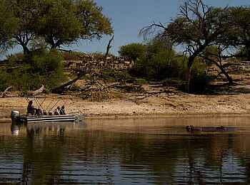 Meno a Kwena Camp: Auf dem Fluss Meno a Kwena Camp: Auf dem Fluss