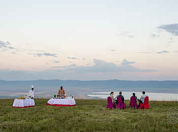 Ngorongoro Serena Safari Lodge: Sundowner Ngorongoro Serena Safari Lodge: Sundowner