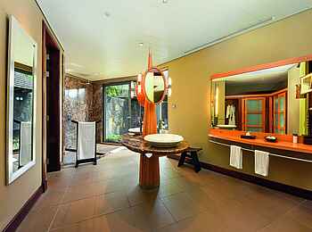 Trou Aux Biches Beachcomber Golf Resort & Spa: Beachfront Suite Bad Trou Aux Biches Beachcomber Golf Resort & Spa: Beachfront Suite Bad