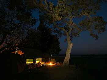 Chilo Mahove Tented Camp: Nacht im Camp Chilo Mahove Tented Camp: Nacht im Camp