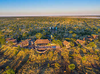 Deka Camp: Zentraler Bereich Deka Camp: Zentraler Bereich