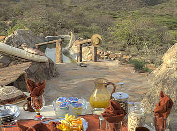 Koros Camp: Frühstück am Pool