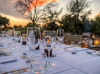 Nokanyana Camp: Gedeckter Tisch