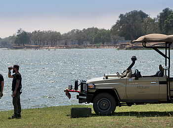 Nyamatusi Camp: Safari-Fahrzeug Nyamatusi Camp: Safari-Fahrzeug