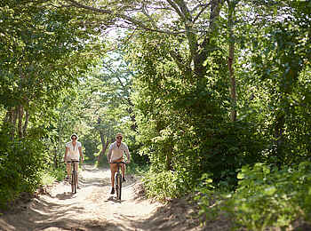Sanctuary Chobe Chilwero: Fahrradtour in Kasane Sanctuary Chobe Chilwero: Fahrradtour in Kasane