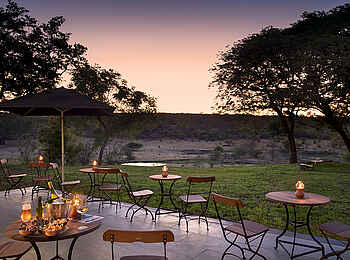 Stanley and Livingstone Boutique Hotel: Außendeck mit Snacks und Drinks Stanley and Livingstone Boutique Hotel: Außendeck mit Snacks und Drinks