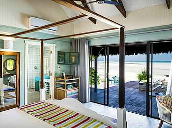 Anantara Medjumbe Island Resort: Doppelbett und private Veranda