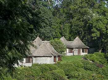 Arusha Serena Hotel: Blick auf die Cottages Arusha Serena Hotel: Blick auf die Cottages