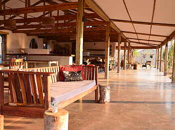 Chobe Elephant Camp: Vordach Chobe Elephant Camp: Vordach