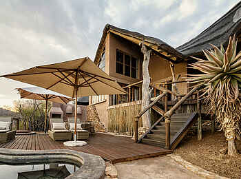 Impodimo Game Lodge: Deluxe Suite Impodimo Game Lodge: Deluxe Suite