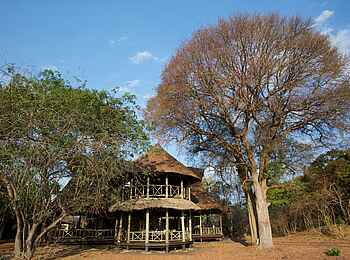 Katavi Wildlife Camp: Doppelstöckiges Hauptgebäude