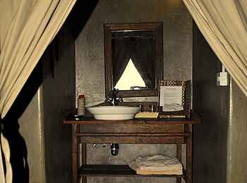 Maweninga Camp: Waschtisch