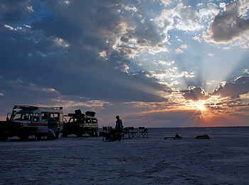 Meno a Kwena Camp: In den Salt Pans Meno a Kwena Camp: In den Salt Pans