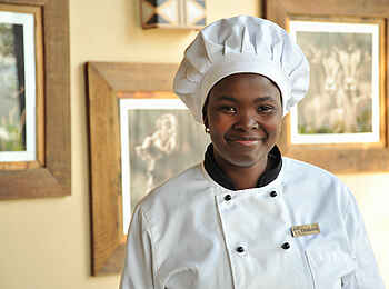 Muchenje Safari Lodge: Köchin