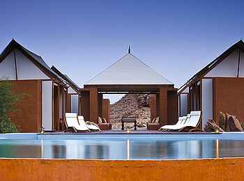 Okahirongo River Camp: Hauptgebäude Okahirongo River Camp: Hauptgebäude