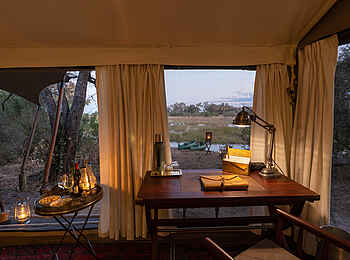 Okavango Explorers Camp: Blick aus dem Gästezelt Okavango Explorers Camp: Blick aus dem Gästezelt