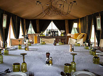 Serian's Serengeti South Camp: Es ist angerichtet