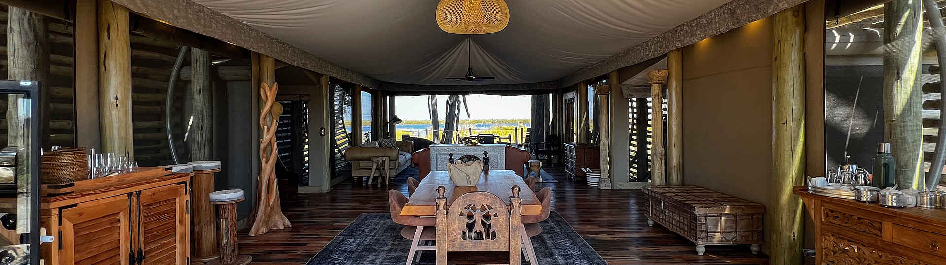 Sitatunga Private Island Suite: Blick ins Wohnzimmer