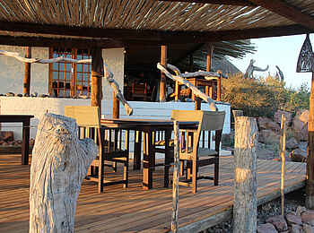 Desert Homestead: Holzdeck