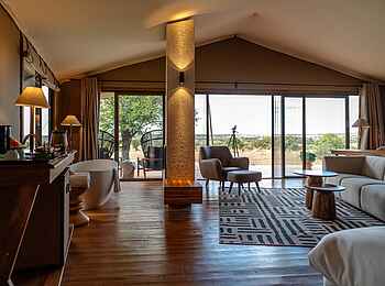 Warangi Ridge Lodge: Zeltsuite Innen