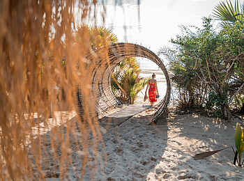 Azura Benguerra Island Retreat: Weg zum Strand